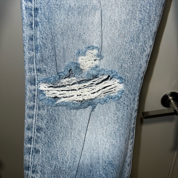 Levi’s Two Tone Straight Jeans - Picture 2 of 8